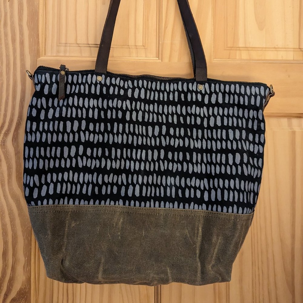 Bookhou - Zipper Tote